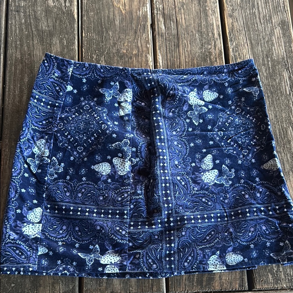 Really cute paisley Urban Outfitters Skirt